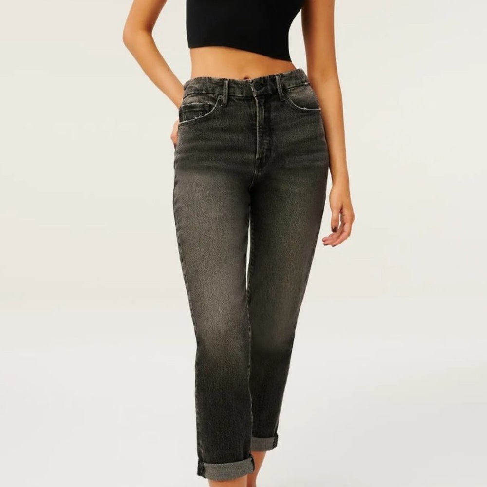 NWT Good American Good Girlfriend High Black217 Tapered-Leg High-Rise Jeans - Picture 2 of 10